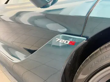 MCLAREN 720S