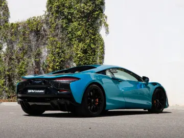 MCLAREN Artura Coupe