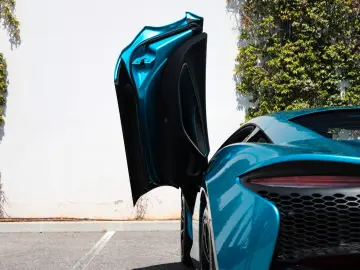 MCLAREN Artura Coupe