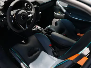 MCLAREN Artura Coupe