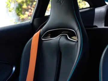 MCLAREN Artura Coupe