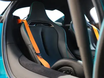 MCLAREN Artura Coupe