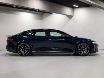 LUCID Air Three-Motor 920 kW AWD Sapphire