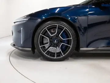 LUCID Air Three-Motor 920 kW AWD Sapphire