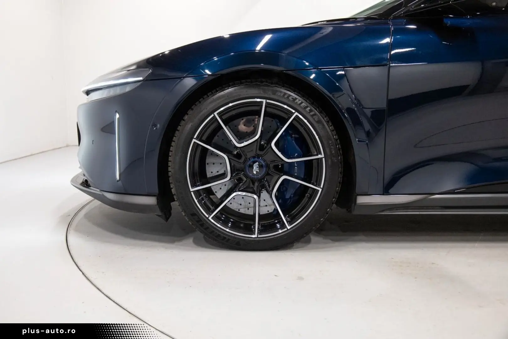 LUCID Air Three-Motor 920 kW AWD Sapphire
