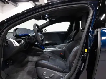 LUCID Air Three-Motor 920 kW AWD Sapphire