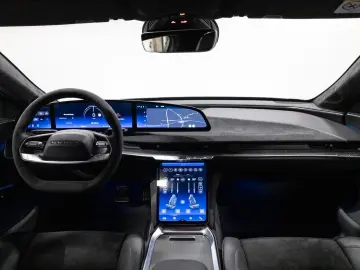 LUCID Air Three-Motor 920 kW AWD Sapphire