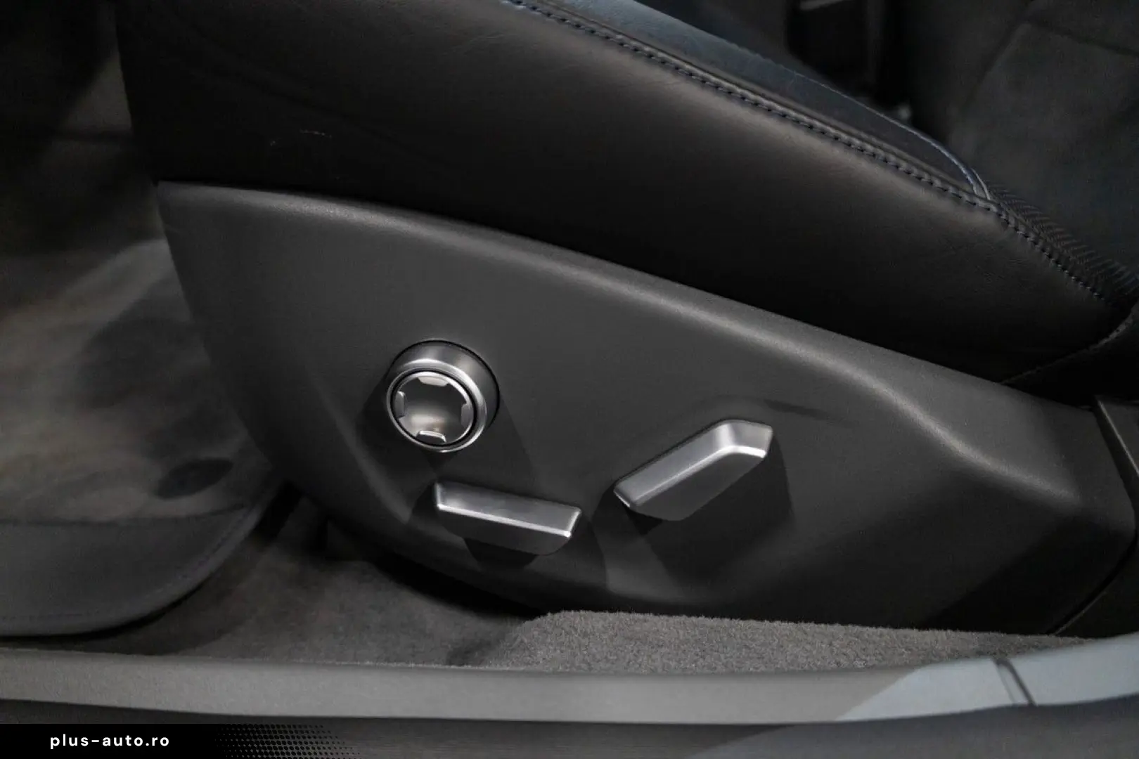 LUCID Air Three-Motor 920 kW AWD Sapphire