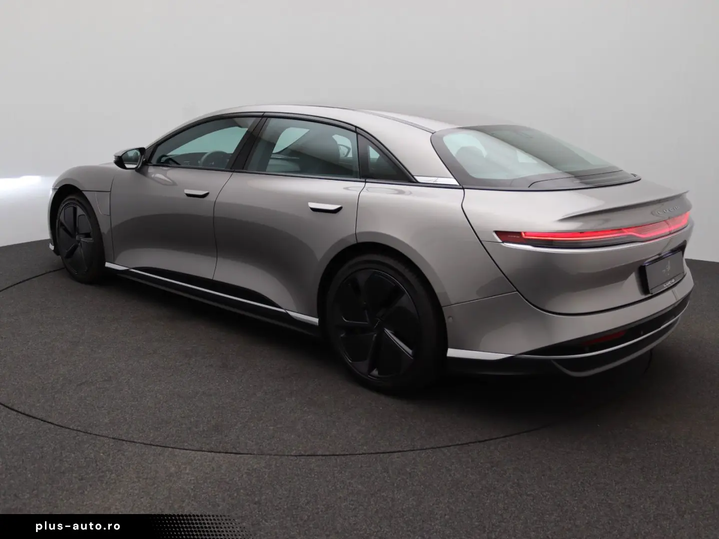 LUCID Air Pure AWD