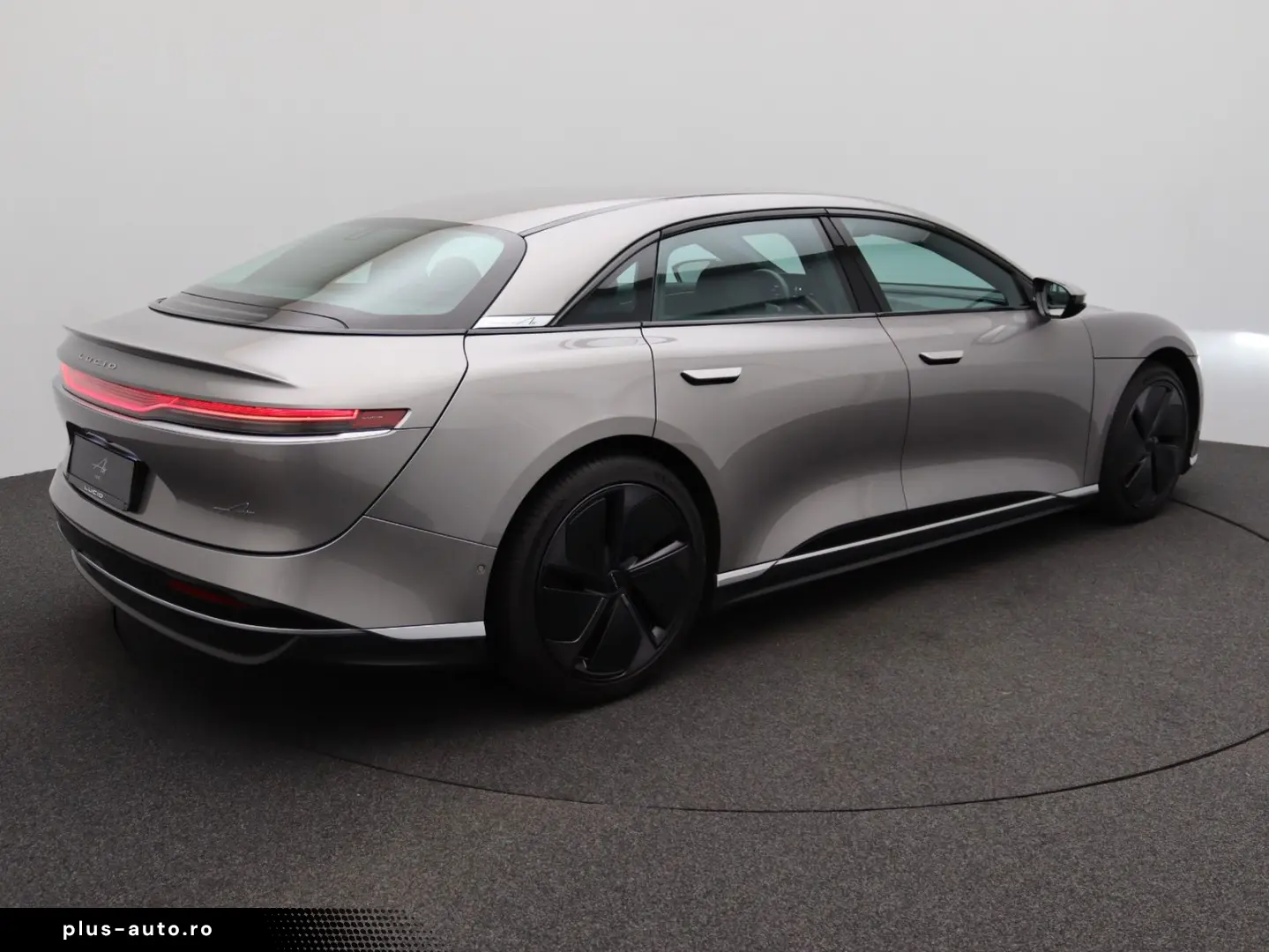 LUCID Air Pure AWD