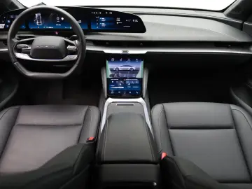 LUCID Air Pure AWD