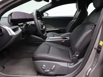 LUCID Air Pure AWD