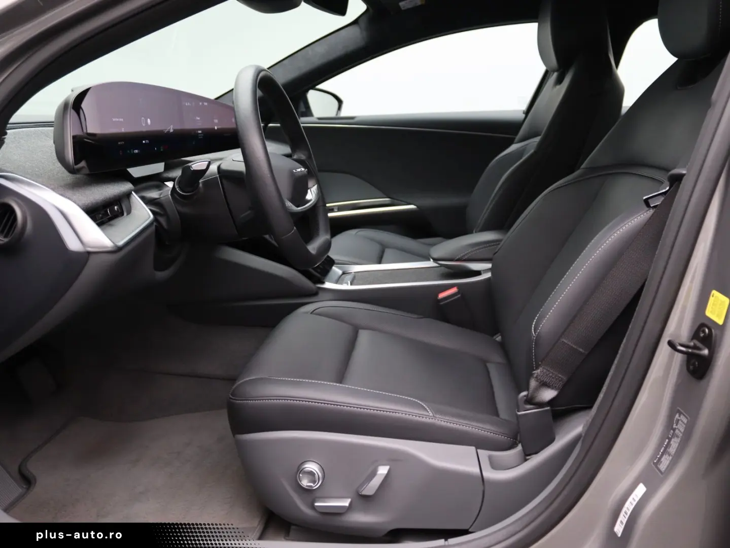 LUCID Air Pure AWD
