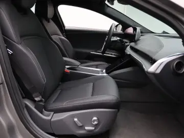 LUCID Air Pure AWD