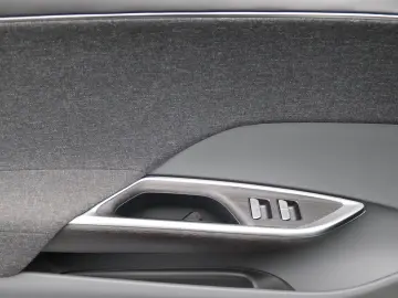 LUCID Air Pure AWD
