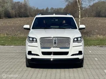 LINCOLN Navigator Black Label 7 Pers Grijs nummernschild