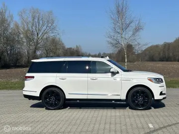LINCOLN Navigator Black Label 7 Pers Grijs nummernschild