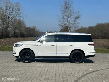 LINCOLN Navigator Black Label 7 Pers Grijs nummernschild