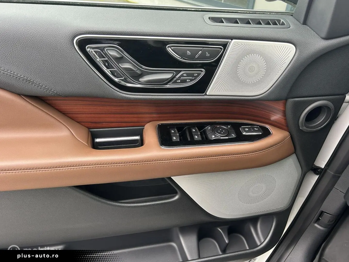 LINCOLN Navigator Black Label 7 Pers Grijs nummernschild