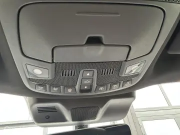 LINCOLN Navigator Black Label 7 Pers Grijs nummernschild