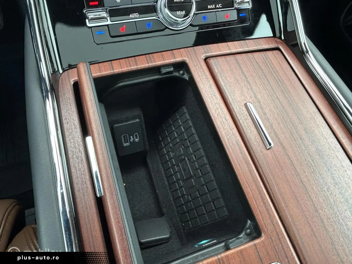 LINCOLN Navigator Black Label 7 Pers Grijs nummernschild