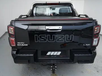 ISUZU D-Max Double Cab LSE 4x4AT Pick-Up inkl. Rollo