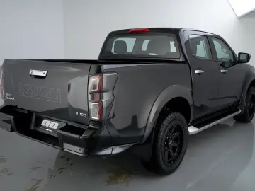 ISUZU D-Max Double Cab LSE 4x4AT Pick-Up inkl. Rollo