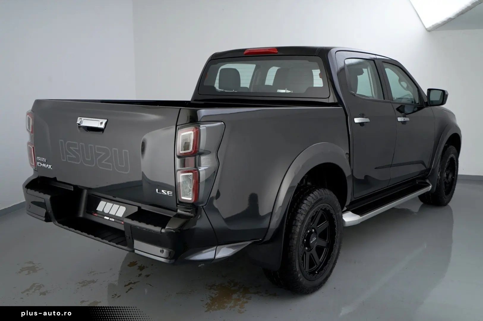ISUZU D-Max Double Cab LSE 4x4AT Pick-Up inkl. Rollo