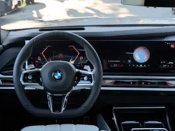 BMW 740d M Sport. Stare impecabilă