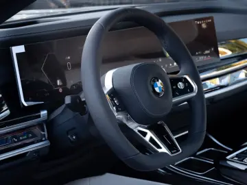 BMW 740d M Sport. Stare impecabilă