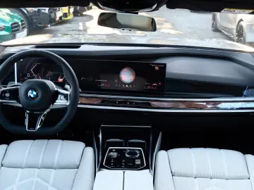 BMW 740d M Sport. Stare impecabilă