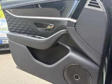 BENTLEY Flying Spur Mulliner Akrapovic Exhaust