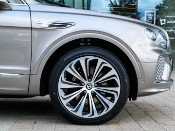 BENTLEY Bentayga 4.0 V8 Azure 4WD Autom.
