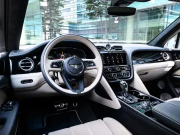 BENTLEY Bentayga 4.0 V8 Azure 4WD Autom.