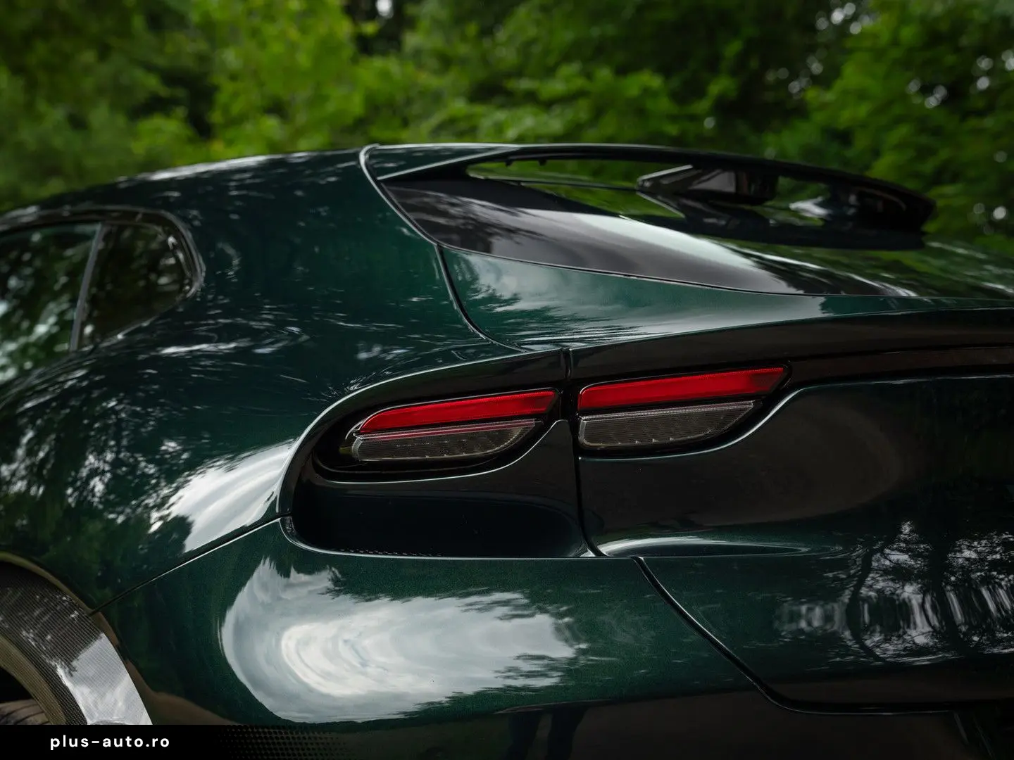 FERRARI Purosangue 6.5 V12   Verde Zeltweg   Airbrushed