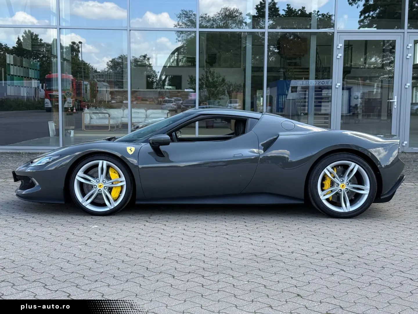 FERRARI 296 GTB  JBL  LIFT  DEUTSCHES FZG AUS 1. HAND