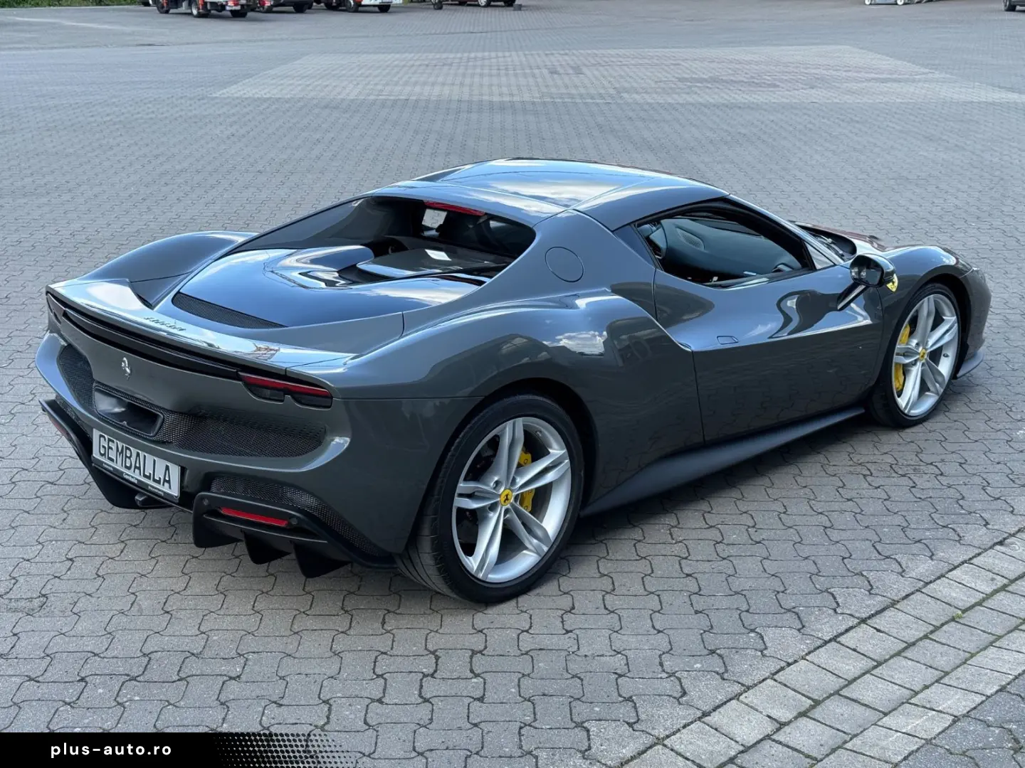 FERRARI 296 GTB  JBL  LIFT  DEUTSCHES FZG AUS 1. HAND
