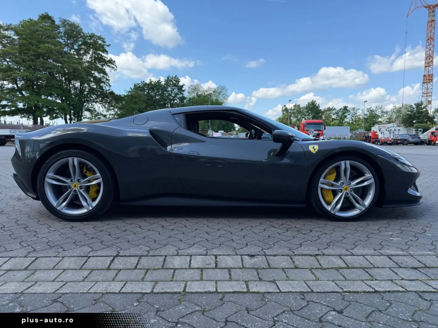 FERRARI 296 GTB  JBL  LIFT  DEUTSCHES FZG AUS 1. HAND
