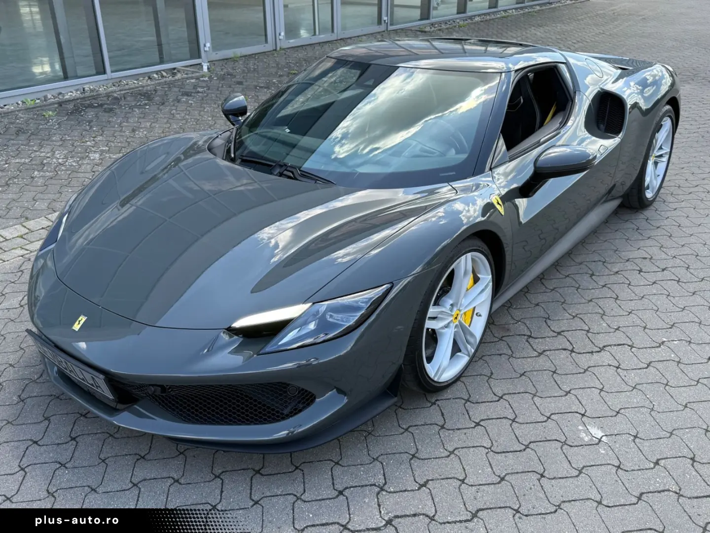 FERRARI 296 GTB  JBL  LIFT  DEUTSCHES FZG AUS 1. HAND