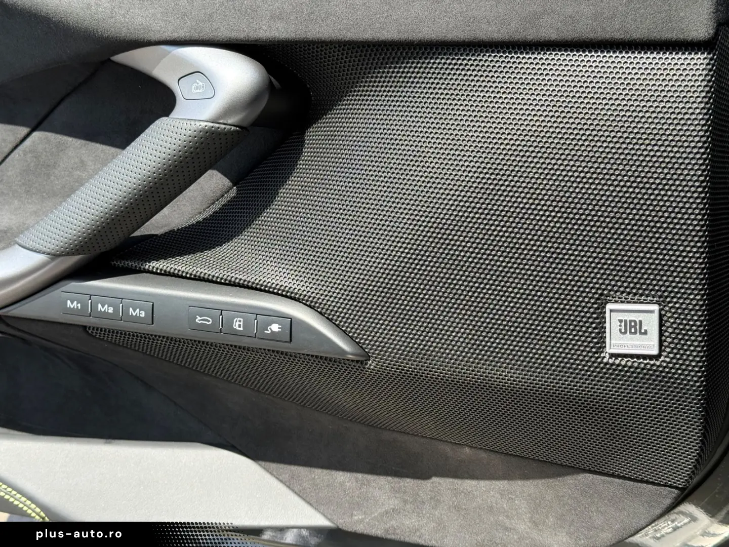 FERRARI 296 GTB  JBL  LIFT  DEUTSCHES FZG AUS 1. HAND