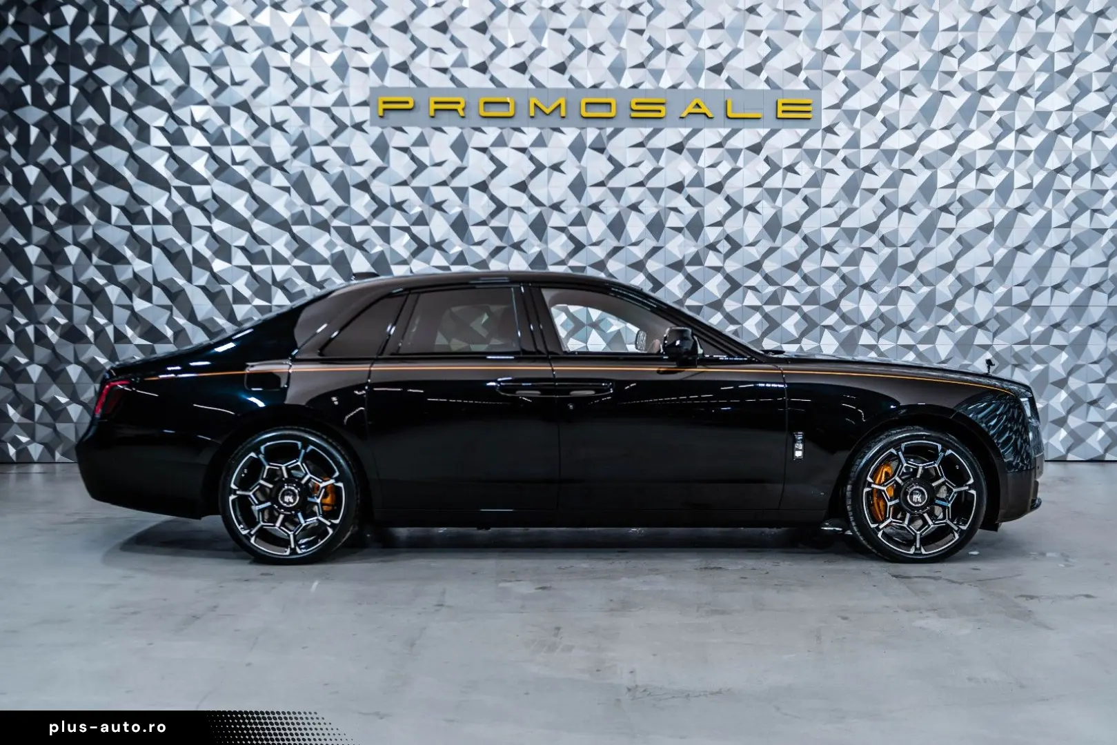 ROLLS ROYCE Ghost Black Badge - Shooting Star - Rear Theatre
