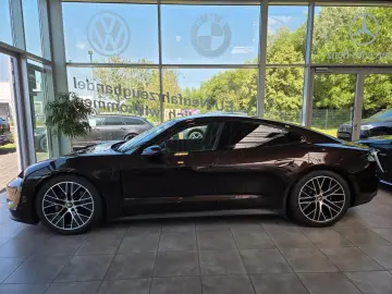 PORSCHE Taycan Sportsitze Sportchrono Innodrive