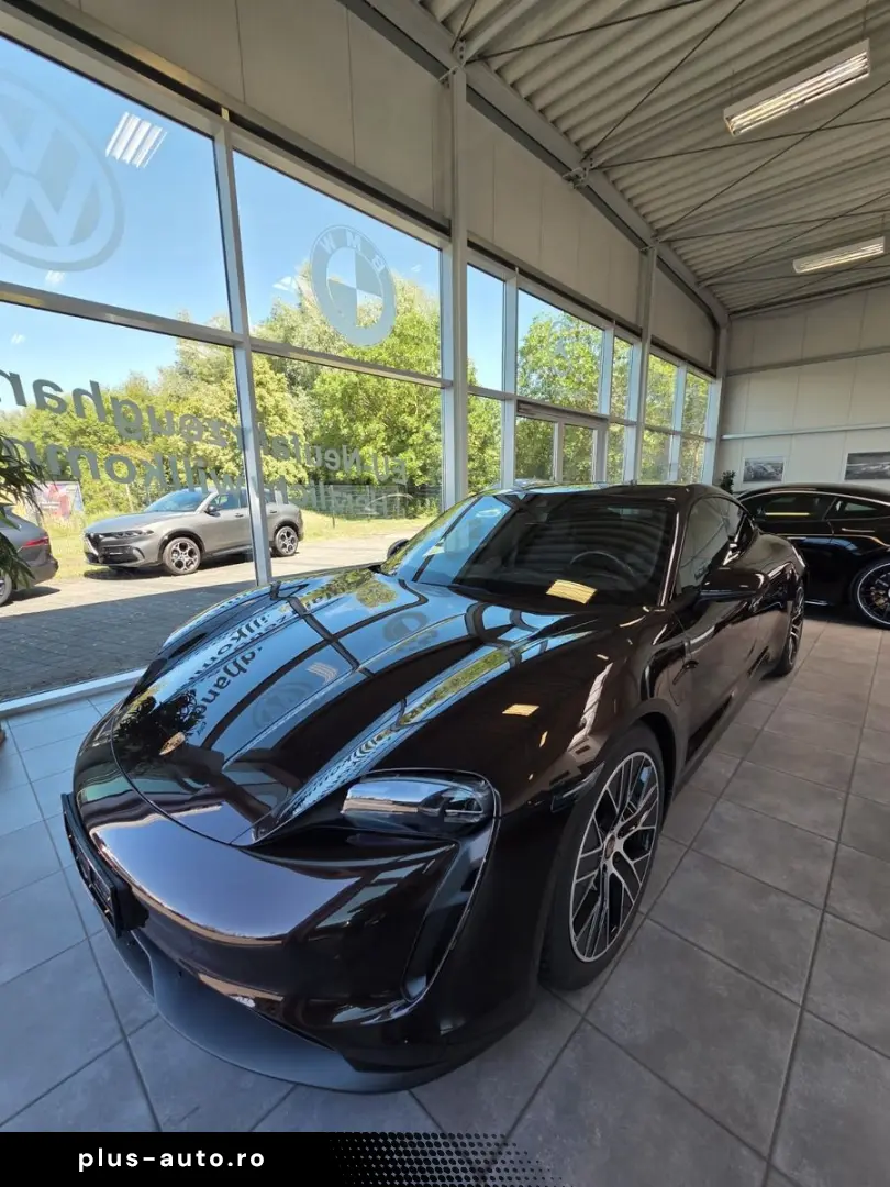 PORSCHE Taycan Sportsitze Sportchrono Innodrive