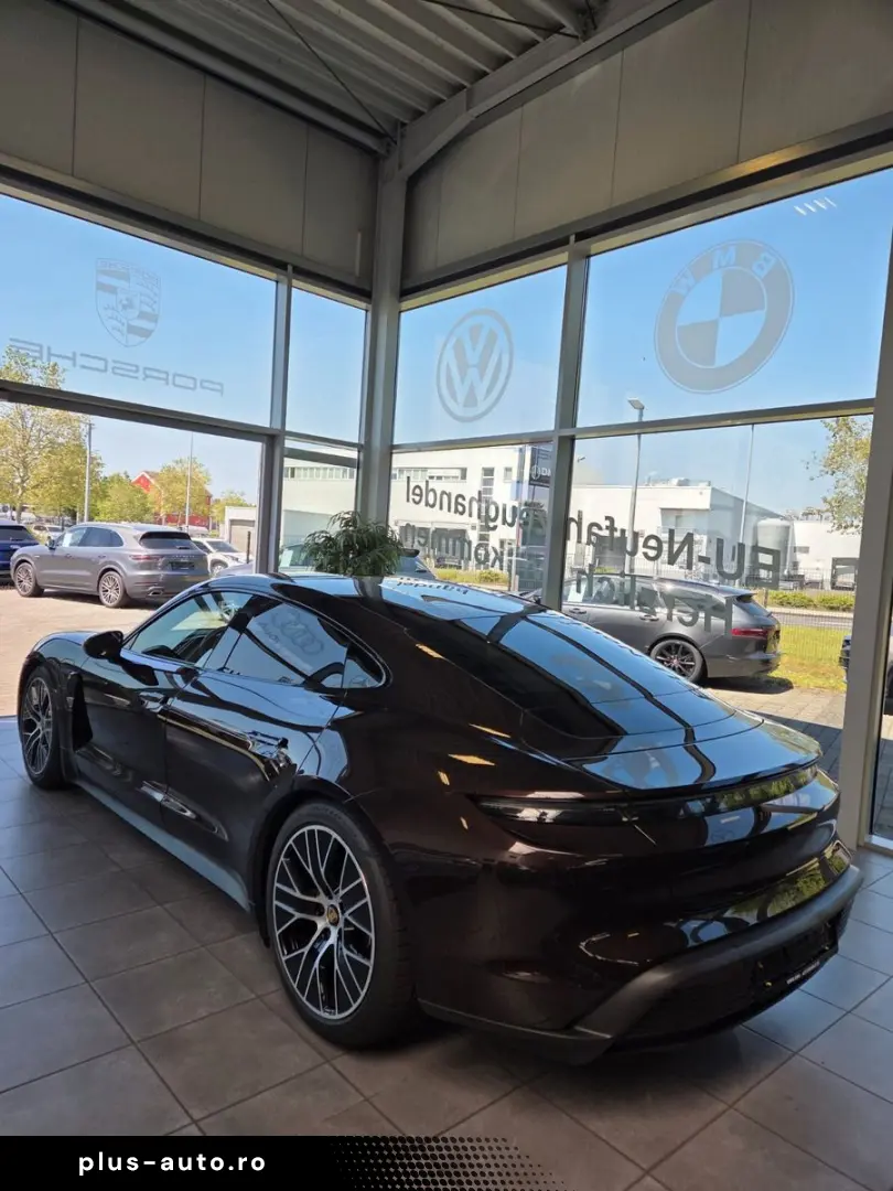 PORSCHE Taycan Sportsitze Sportchrono Innodrive