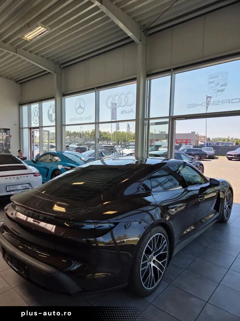 PORSCHE Taycan Sportsitze Sportchrono Innodrive