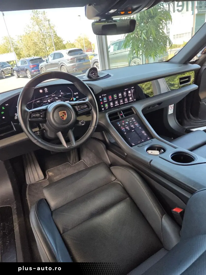 PORSCHE Taycan Sportsitze Sportchrono Innodrive