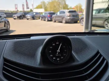 PORSCHE Taycan Sportsitze Sportchrono Innodrive