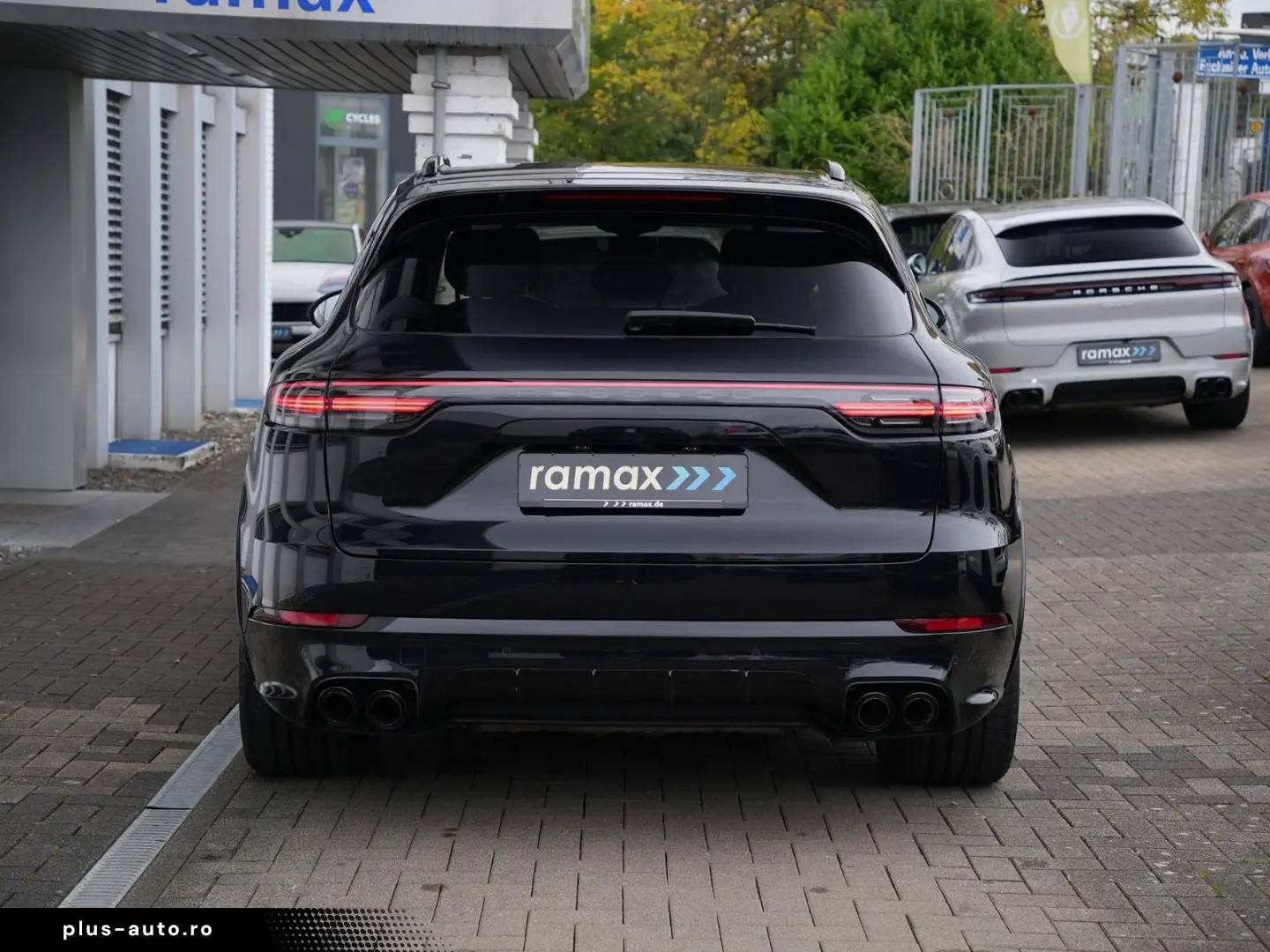 PORSCHE Cayenne E-Hybrid SPORTDESIGN-LUFTF-PANO-HUD-VOLL