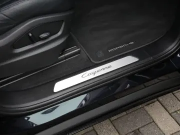 PORSCHE Cayenne E-Hybrid SPORTDESIGN-LUFTF-PANO-HUD-VOLL