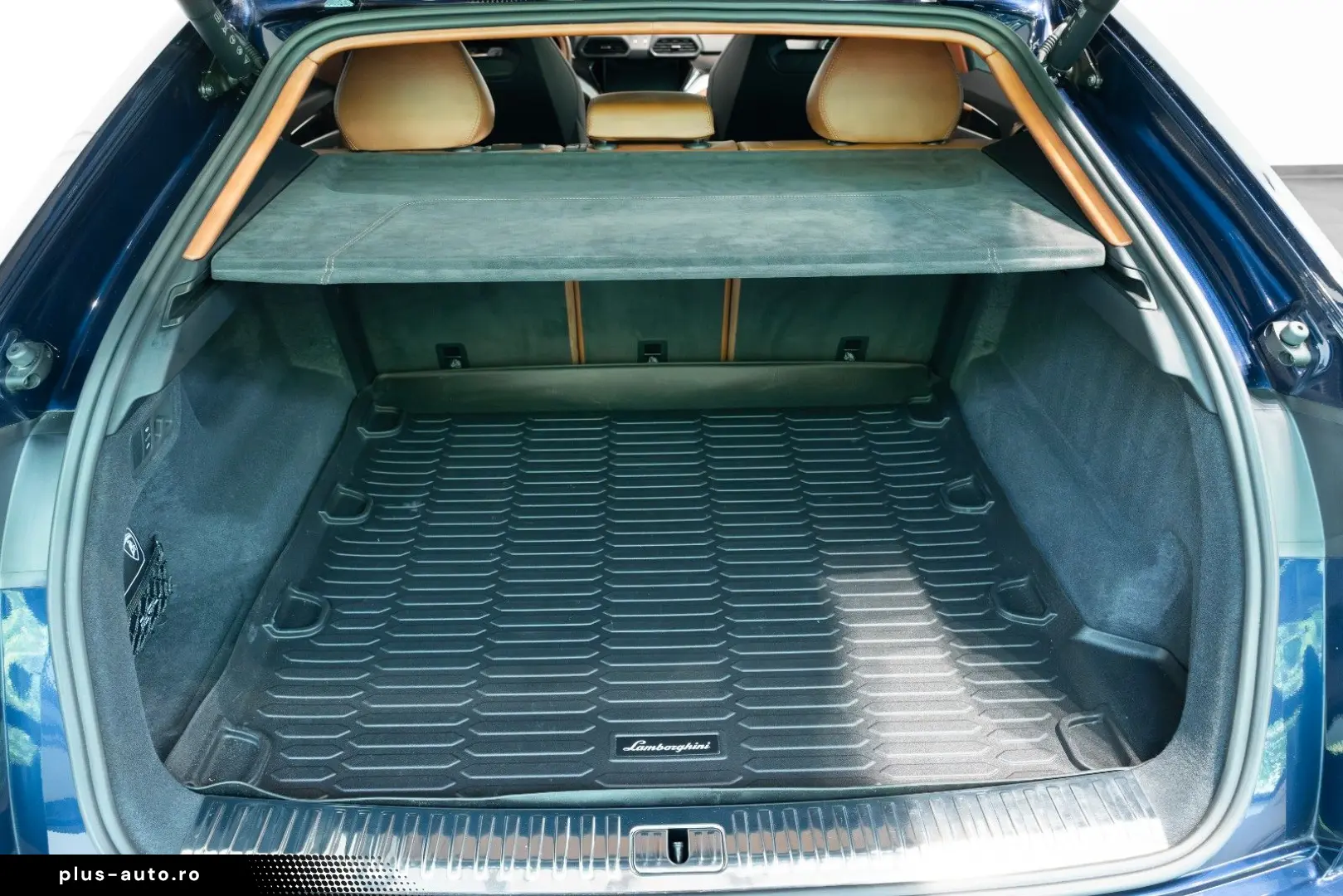 LAMBORGHINI Urus S Pano B&O Carbon Service NEU